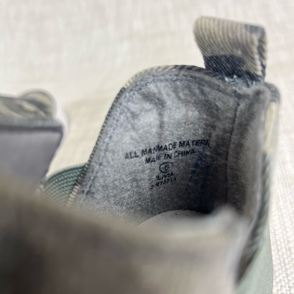 Soda Diana Camo Slip On Wedge W size 6 - Picture 6 of 7